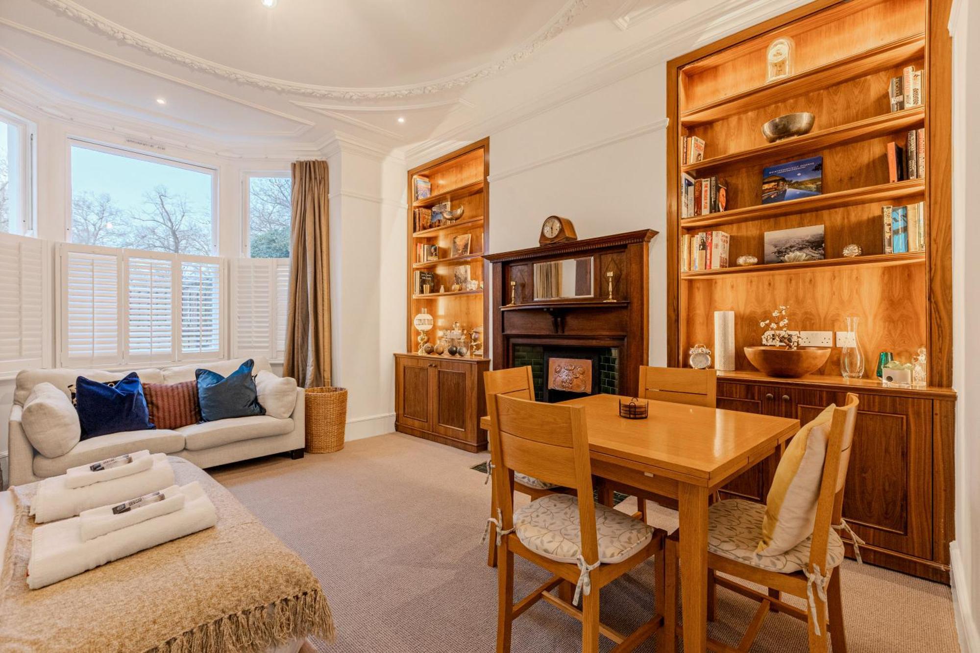 Charming 2br Flat W Garden, 10min Clapham South St Londres