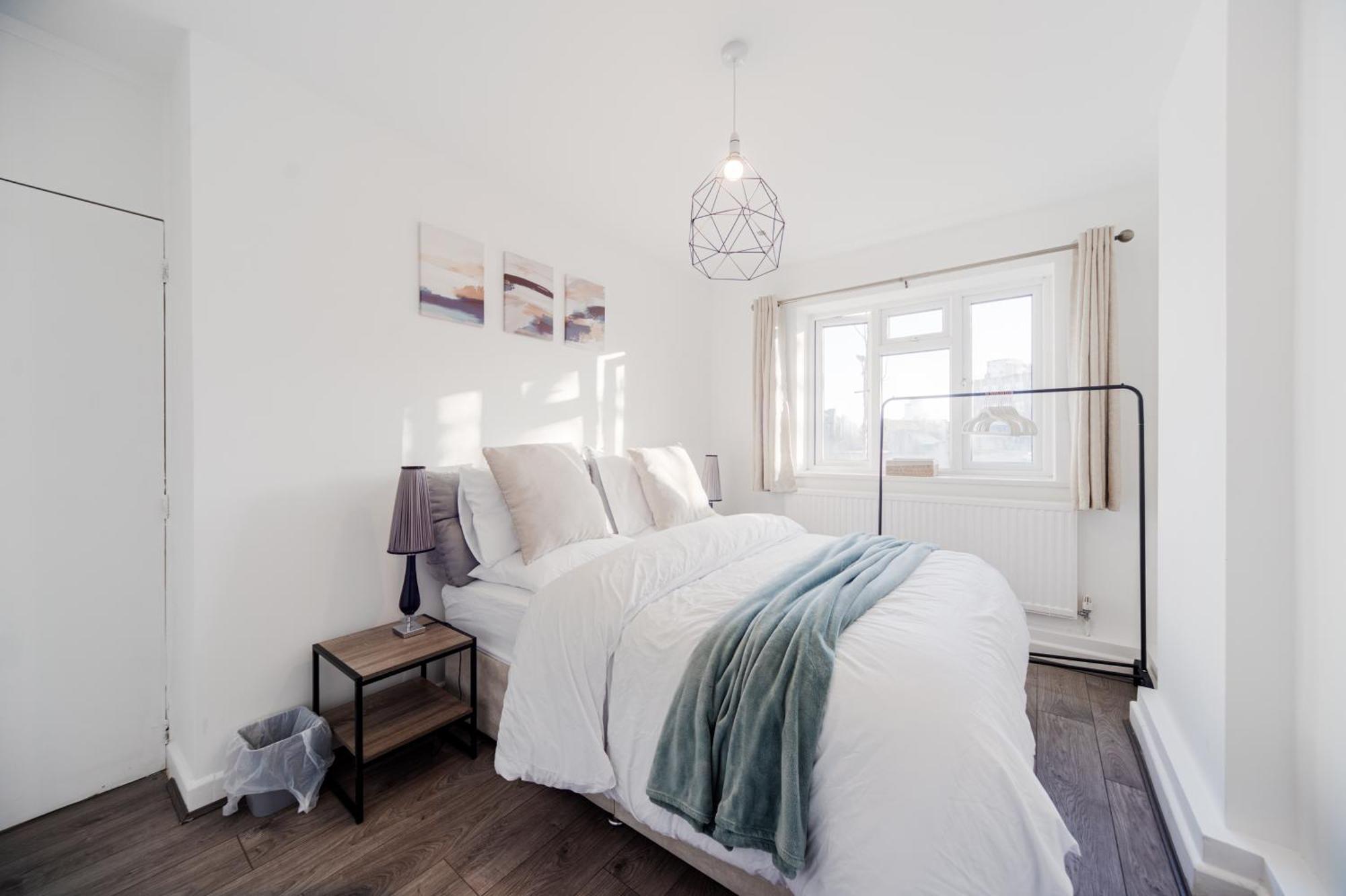 3 Bedroom Flat In Greater * Londres