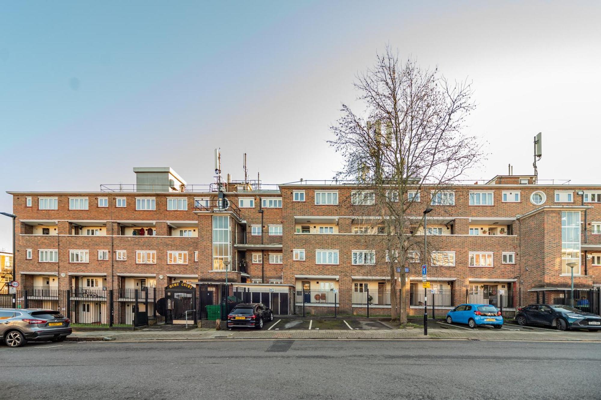 3 Bedroom Flat In Greater * Londres
