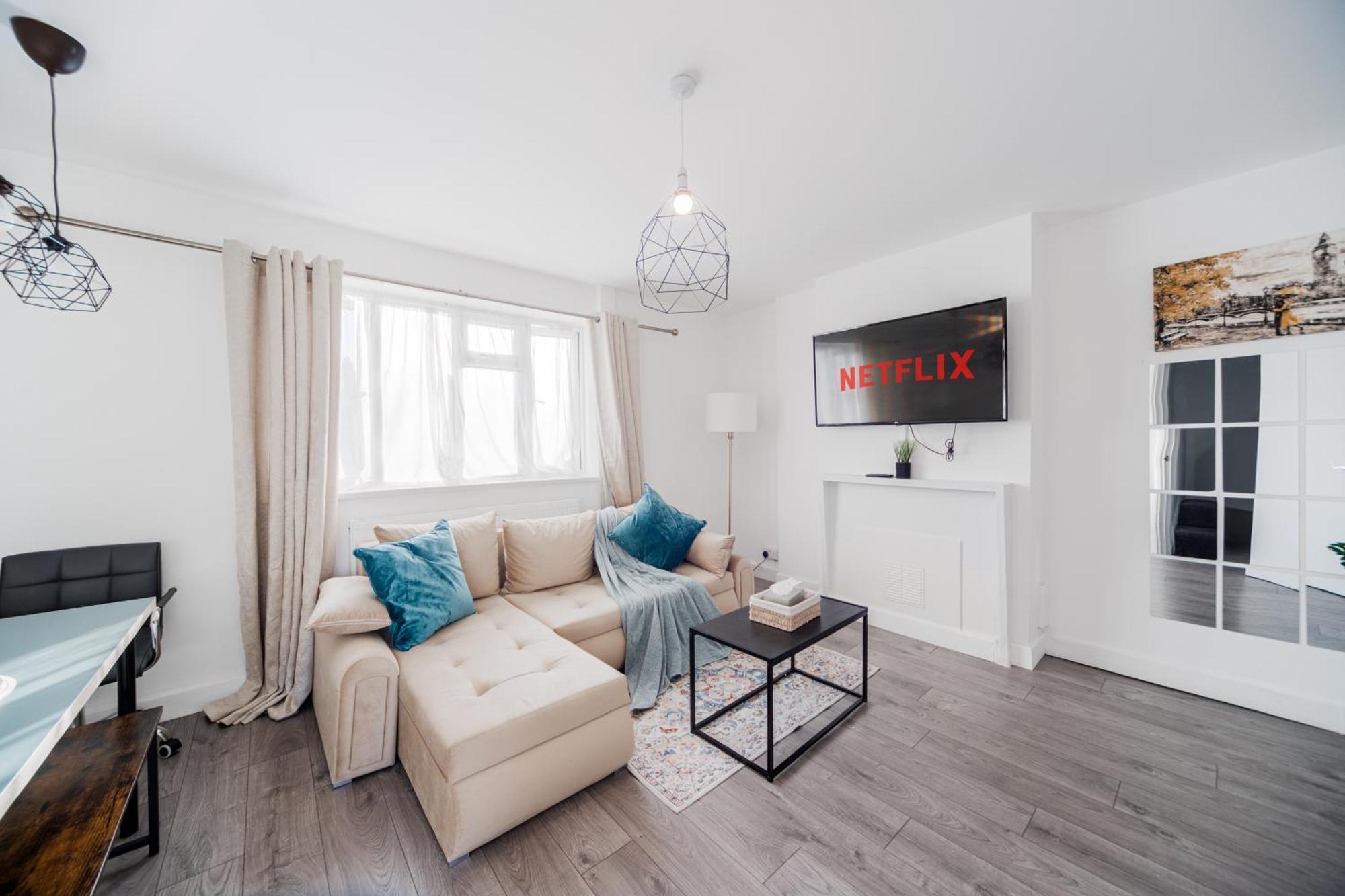 Appartement 3 Bedroom Flat In Greater