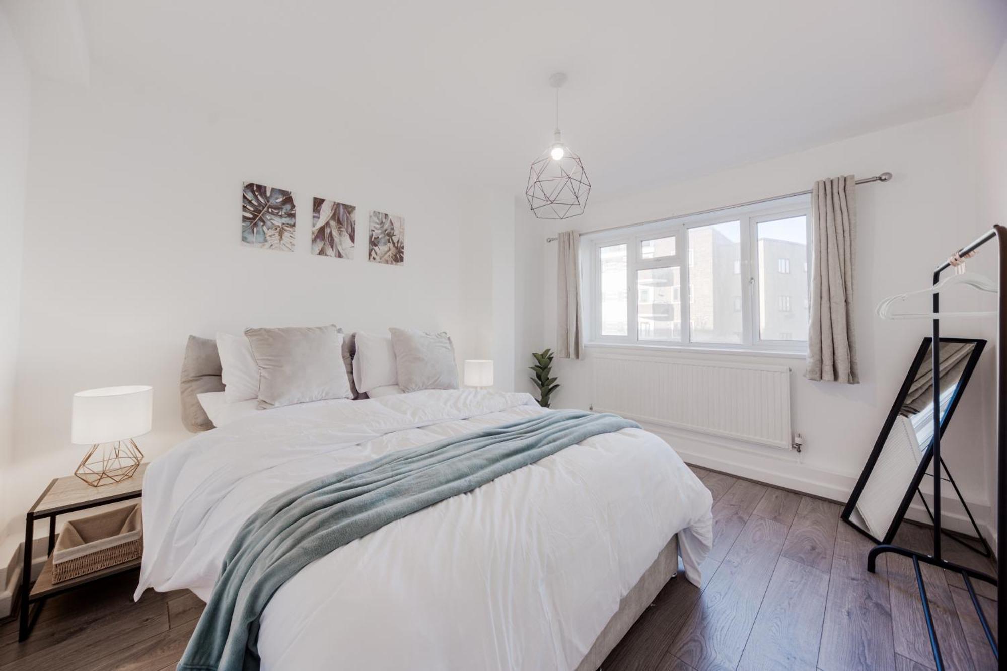 3 Bedroom Flat In Greater * Londres