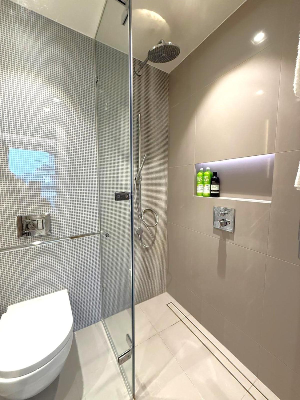Tower Bridge Amazing View Luxury 3 Beds Apartment London