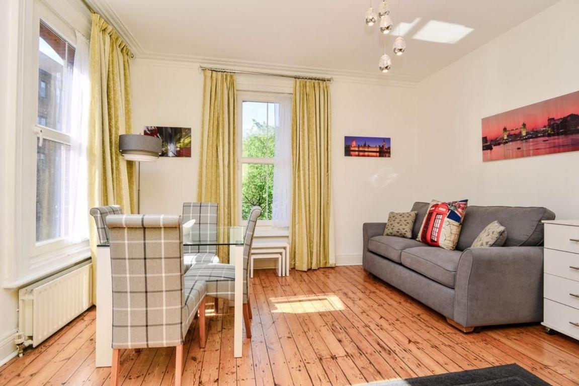 Gorgeous First Floor Near Station Apartamento *