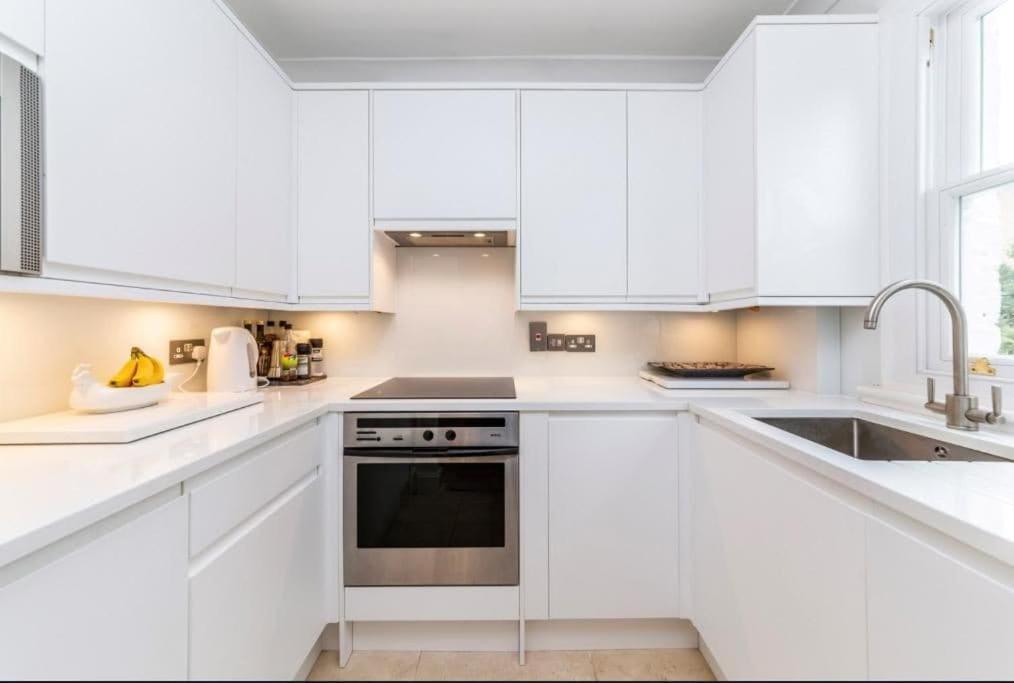 Stylish 2-bed In West - Extended Appartement