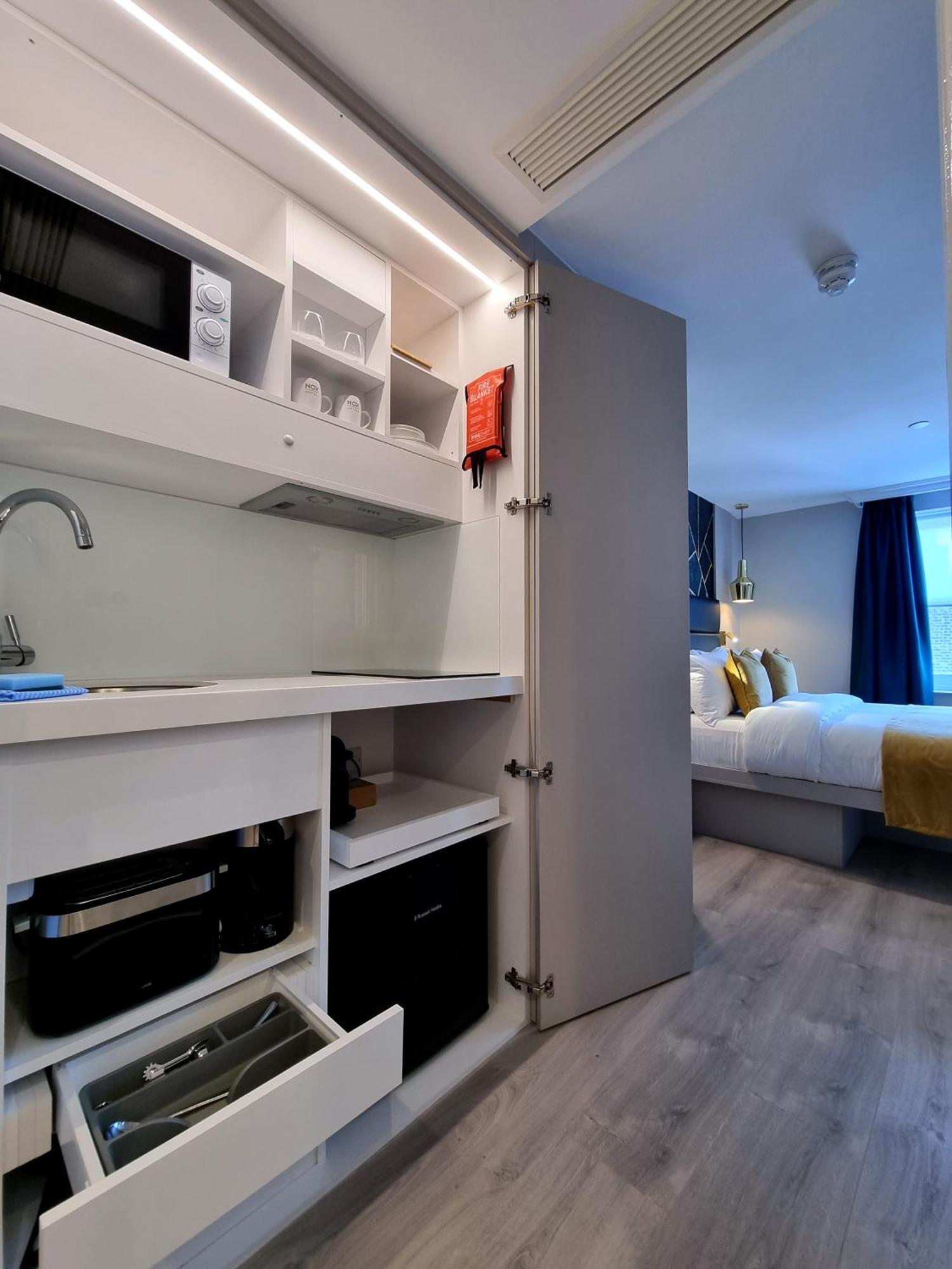 West Brompton Aparthotel 4*