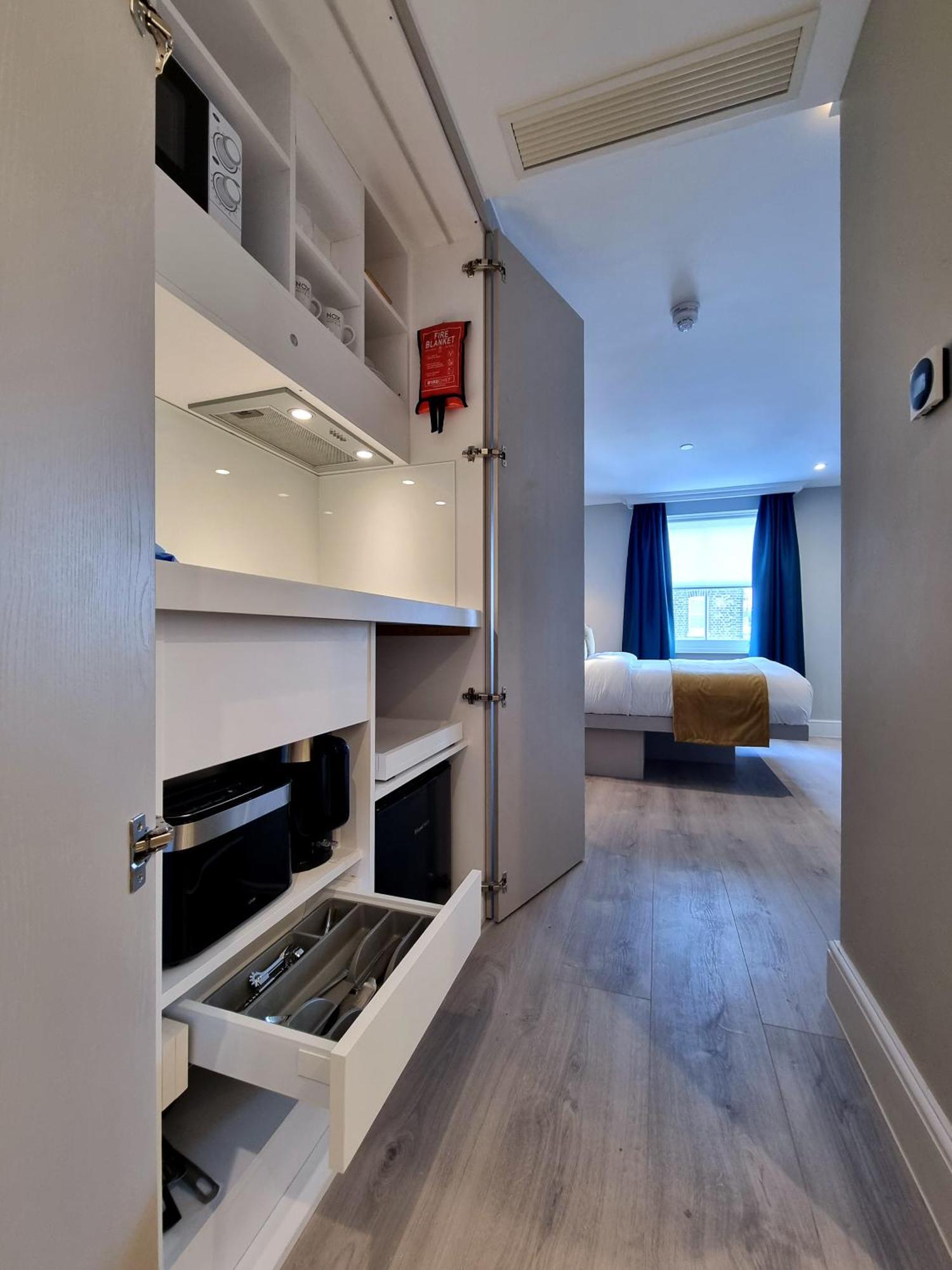 West Brompton 4*