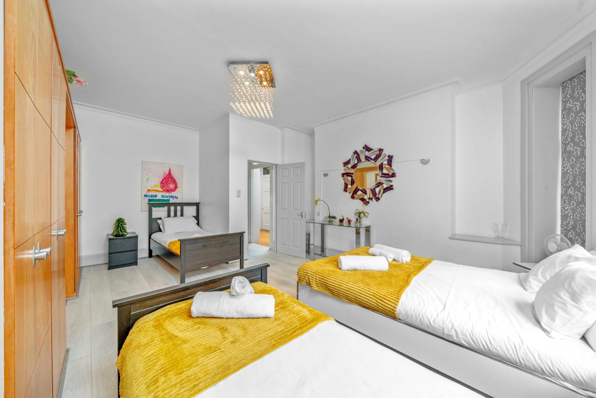 Brilliant 6 Bed Flat In Appartement *