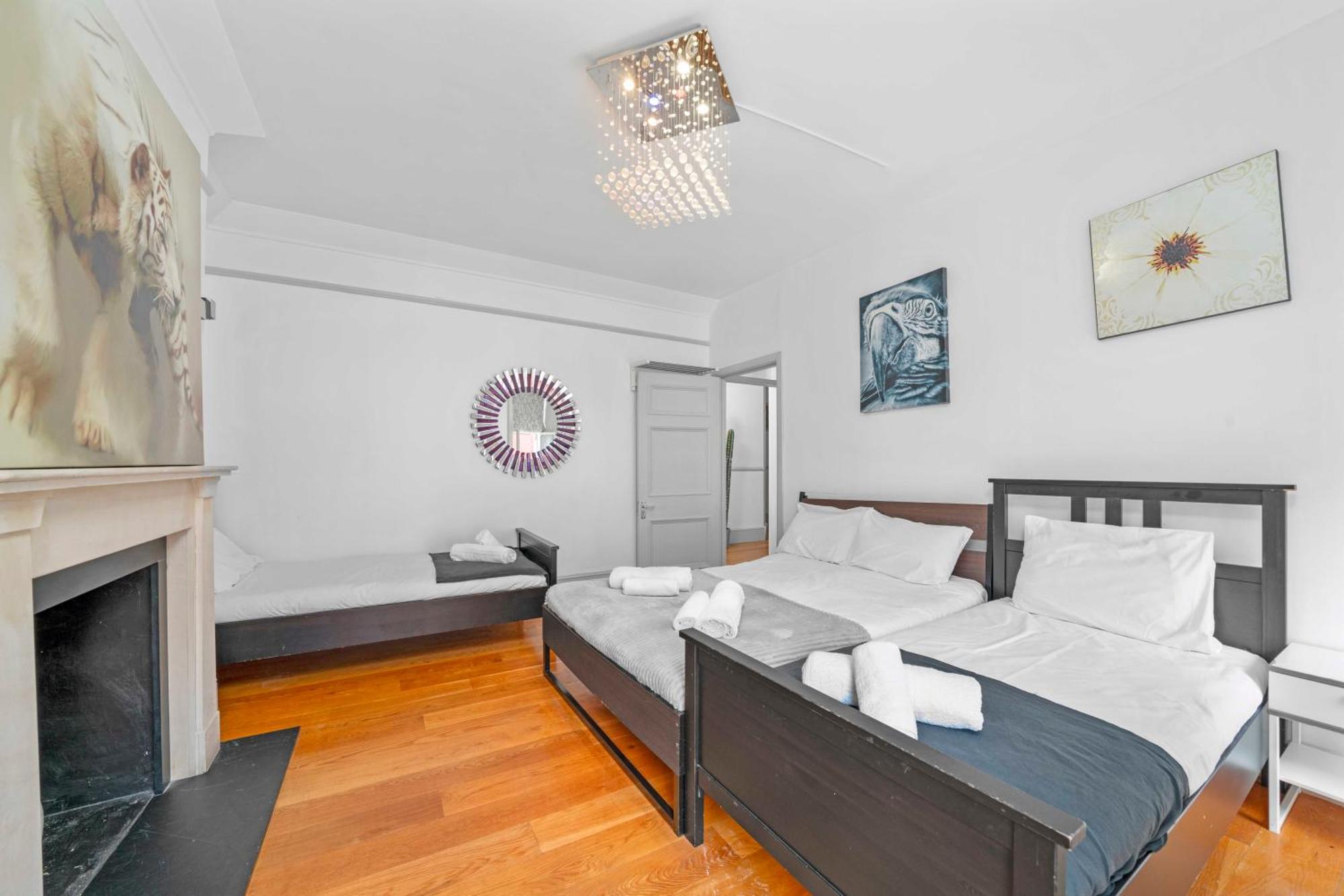Appartement Brilliant 6 Bed Flat In *