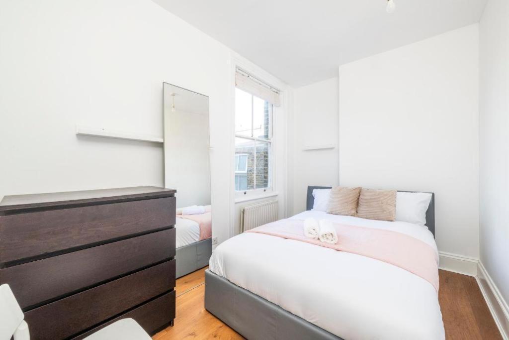 Apartamento Luxury 4 Bedroom Flat With Stunning Shard View From Terrace In London! Next To Station, Sleeps 9