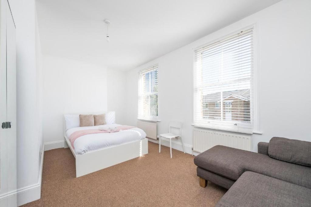 Apartamento Luxury 4 Bedroom Flat With Stunning Shard View From Terrace In London! Next To Station, Sleeps 9 *