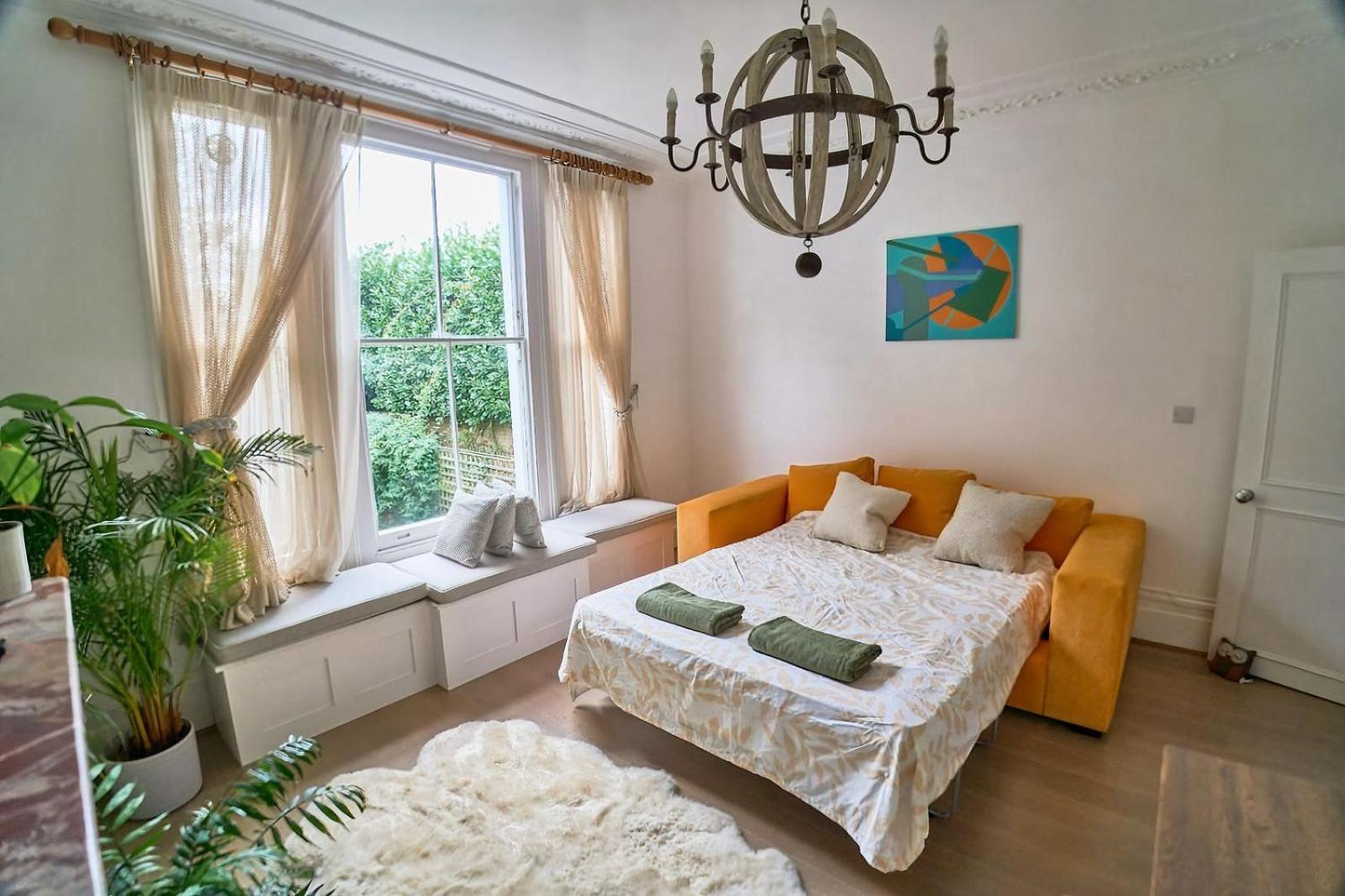 Bright Cozy Garden Retreat W Fast Wifi & 5min To Tube Subway Metro & Close To Park & Street Parking P4p Appartement