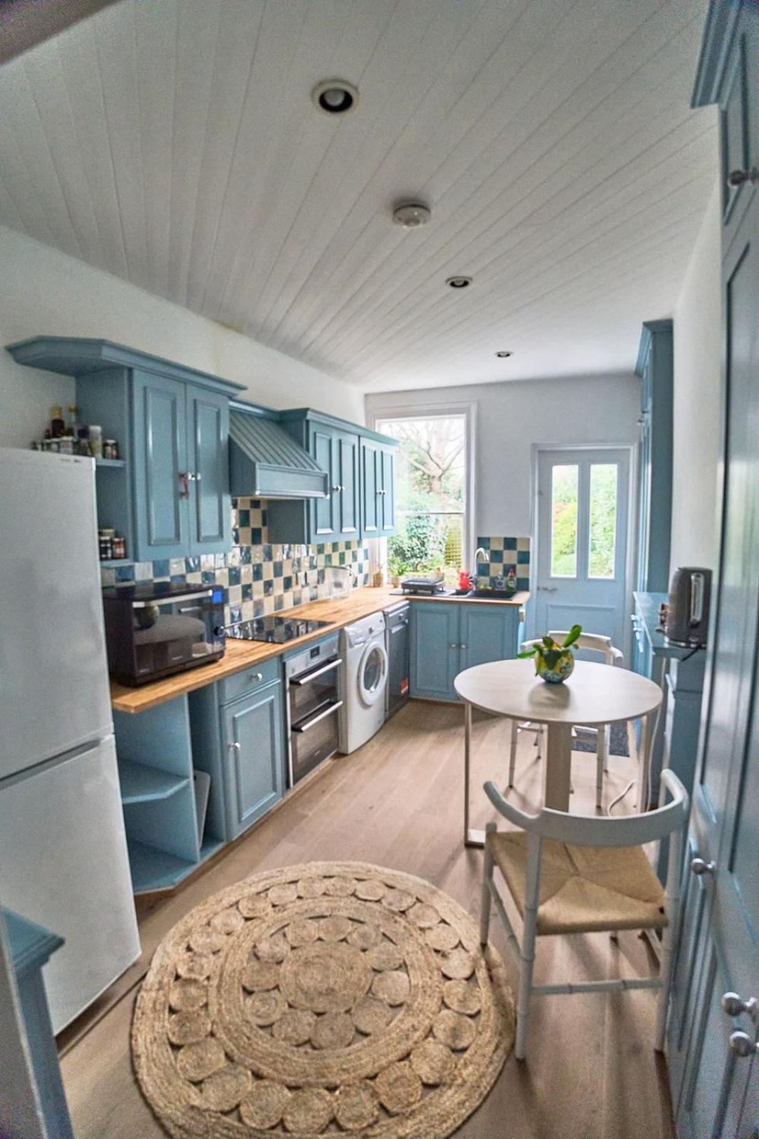 Bright Cozy Garden Retreat W Fast Wifi & 5min To Tube Subway Metro & Close To Park & Street Parking P4p Appartement Londres