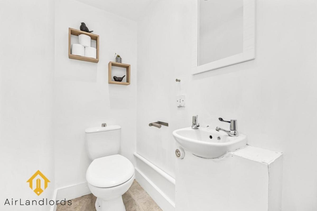 Exclusive 2 Bedroom Flat Near In Shepherds Bush Londres