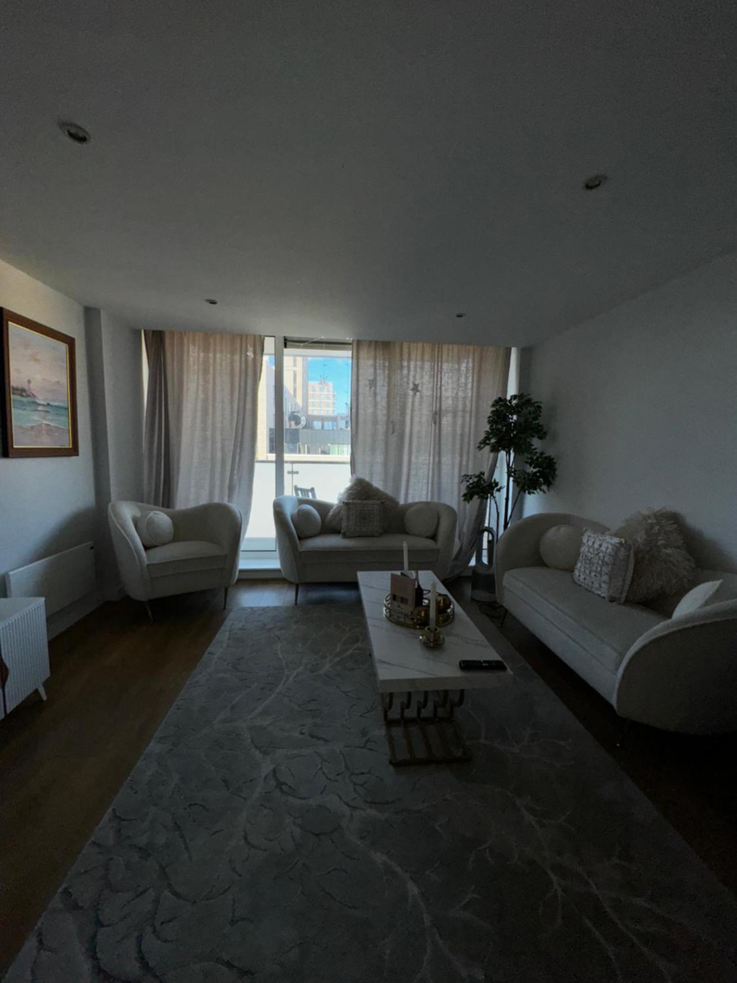 Apartment Luxury Entire 1 Bed Flat, Excel, Airport, Custom House London