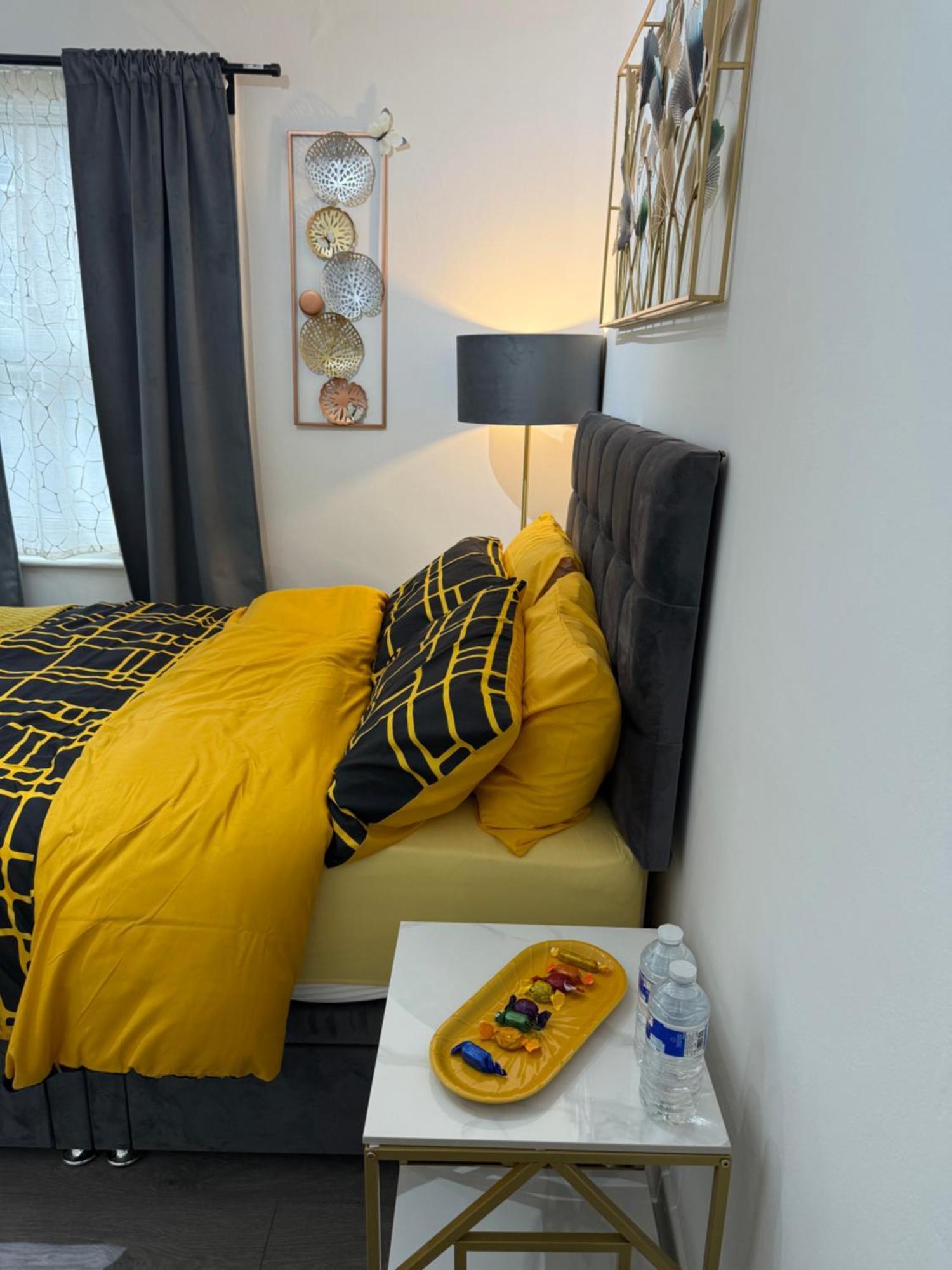 Hospedagem domiciliar Luxury In Victoria, 7 Minutes Walk To Victoria Station, 7 Londres