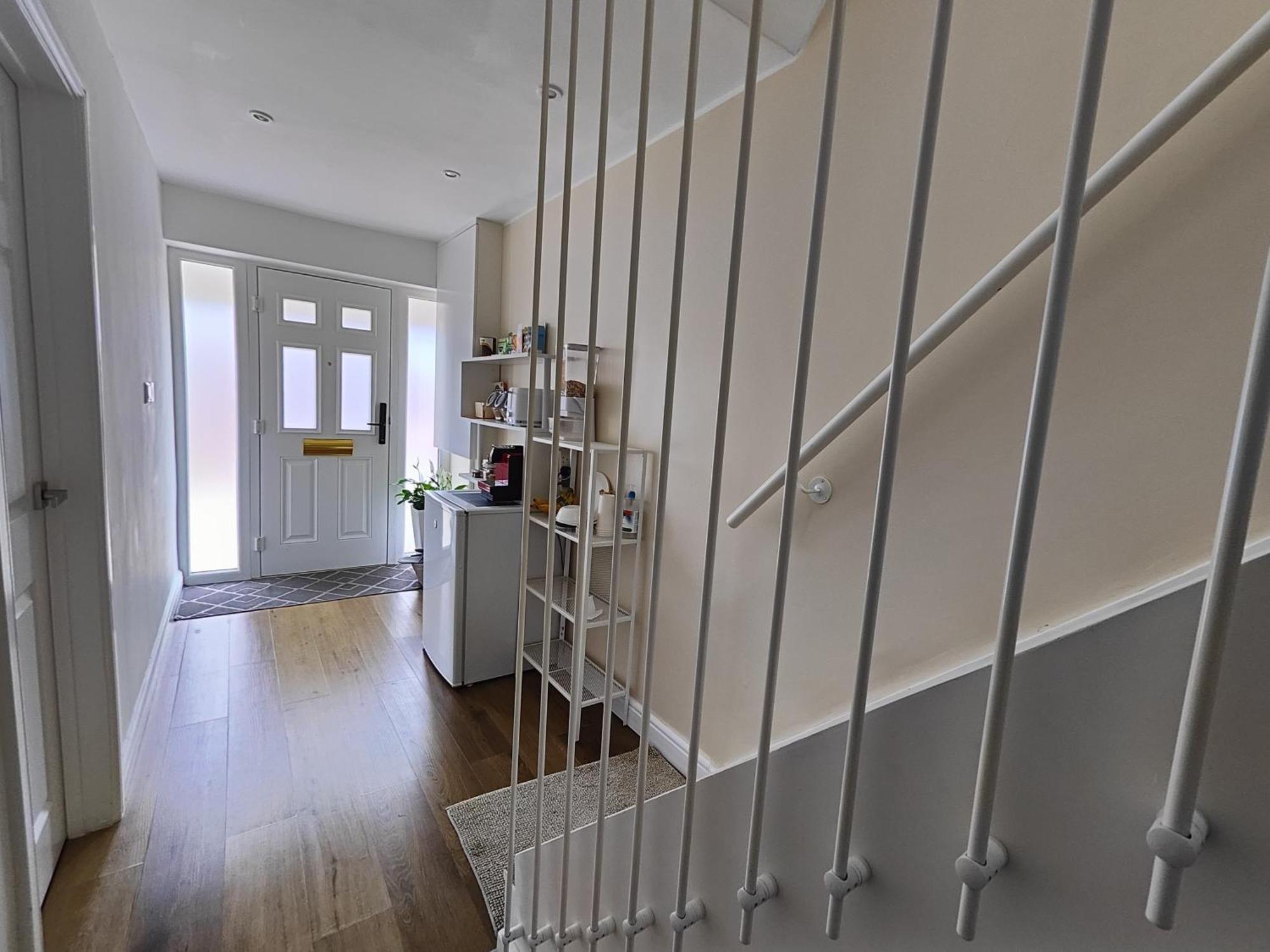 Clifton House O2 & Excel With Private Bathroom And Breakfast Option Acomodação com café da manhã  Londres