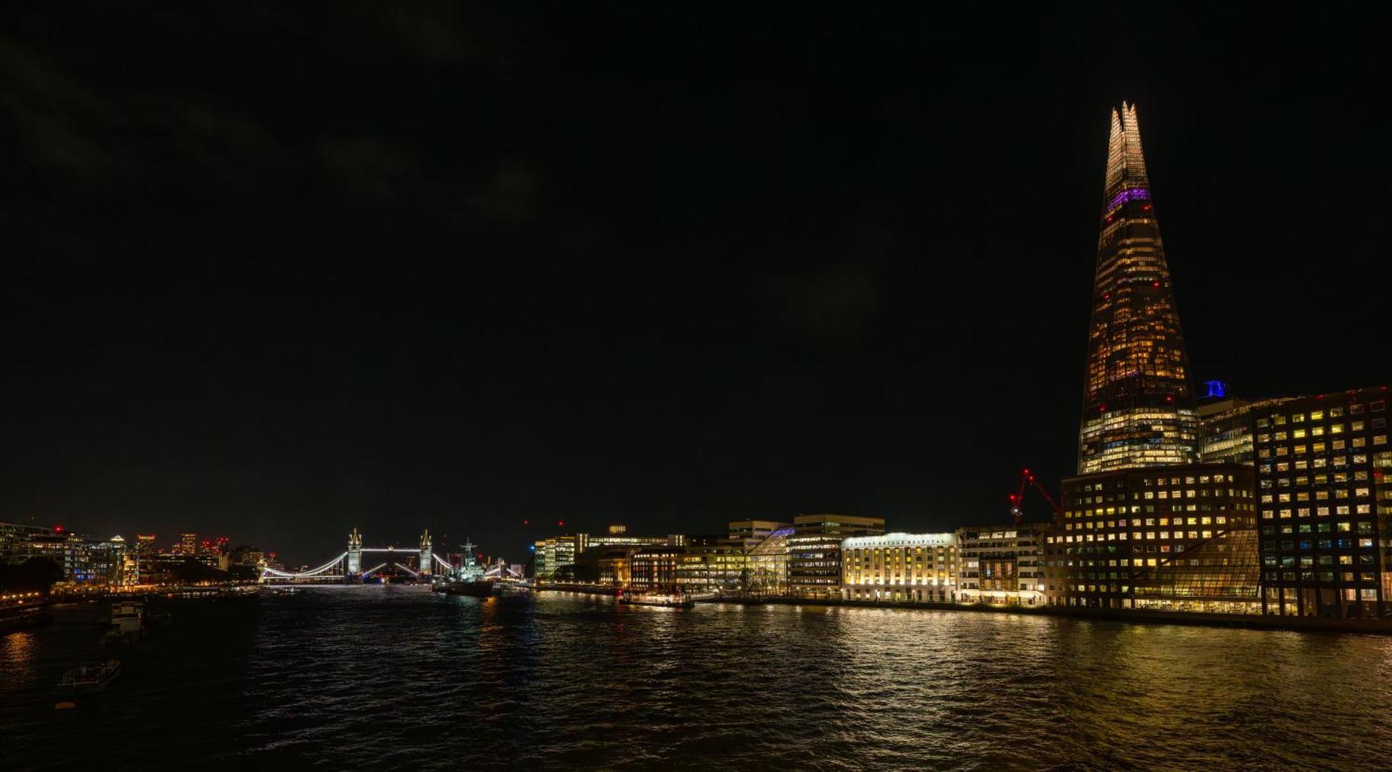 In Overview Thames Pensión *