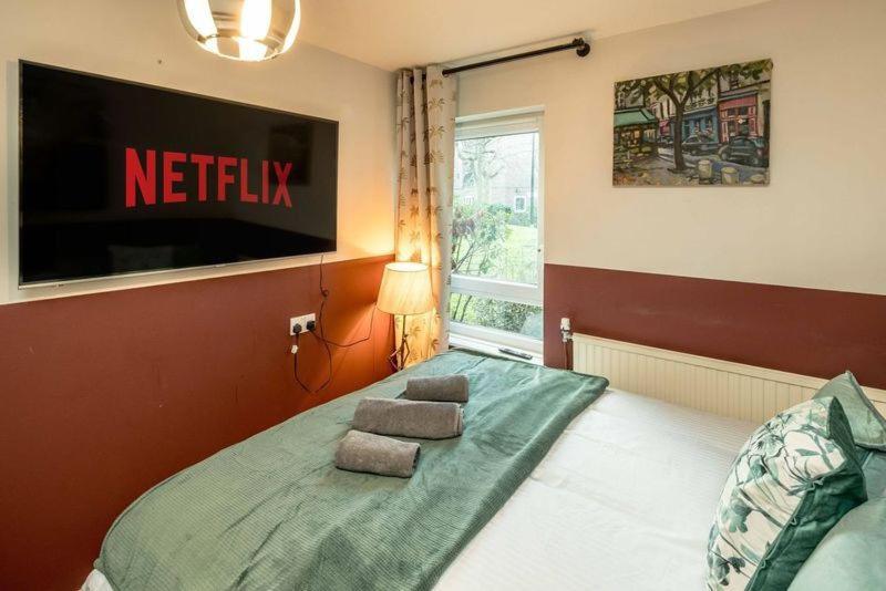 Apartment 20 Percent Off -Promo Genius Offers-Citycenter Londonbridge Apartment With Parking-Wifi-Sleeps7-4Beds-Netflix-Family!