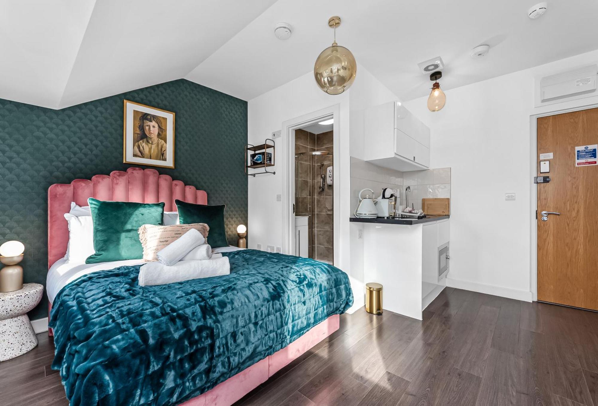 Urban Elegance Luxury Living With Kitchenette Appartement