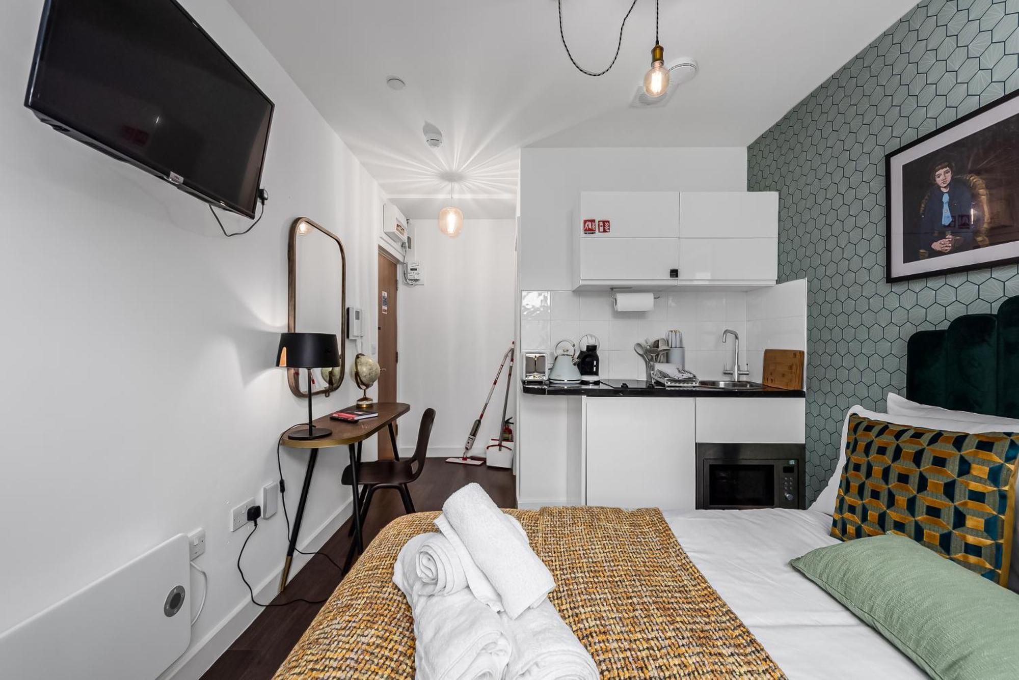 Urban Elegance Luxury Living With Kitchenette Appartement
