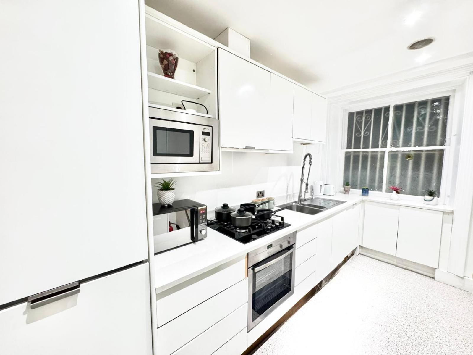 Beautiful Family Near Edgware Road Station Londres