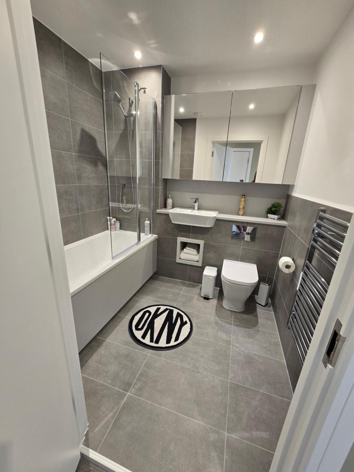 Apartamento Luxury One Bedroom Flat With Balcony