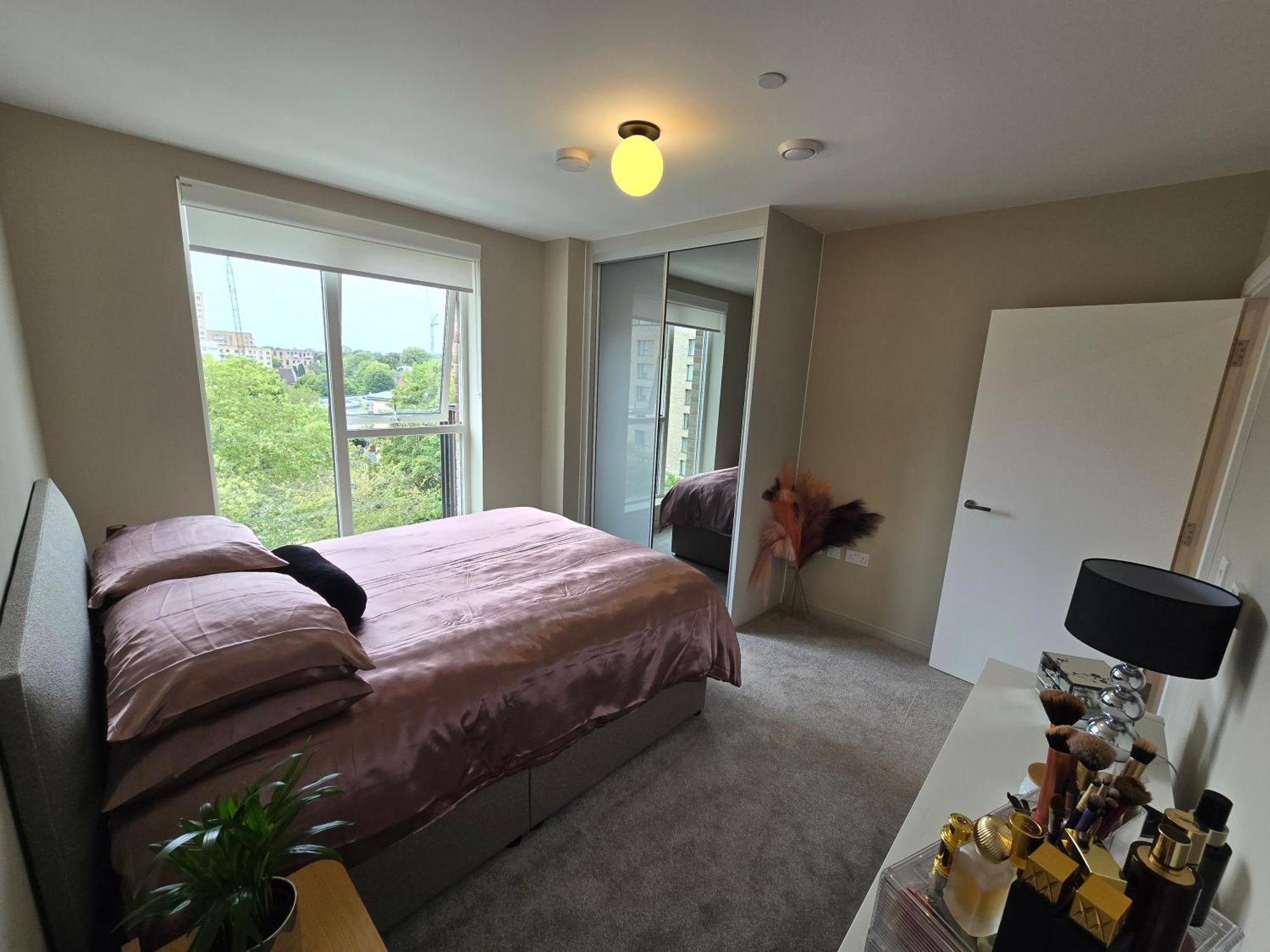 Luxury One Bedroom Flat With Balcony Appartement *