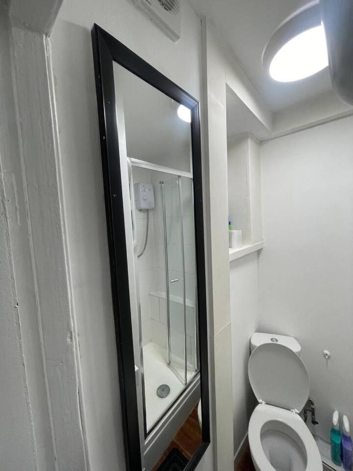 Small And Compact Flat Great Connection 791 * Londres