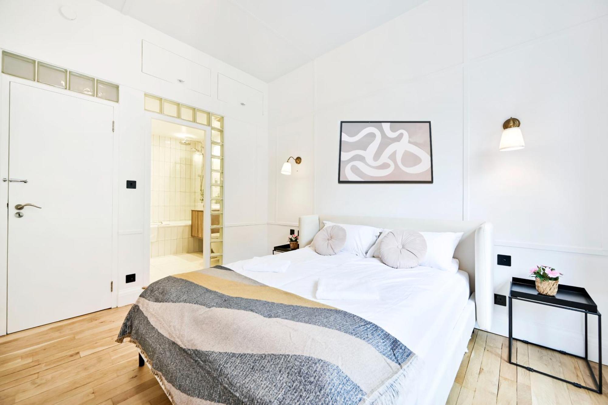 Amazing 3 Bed Great Portland Street Apartment