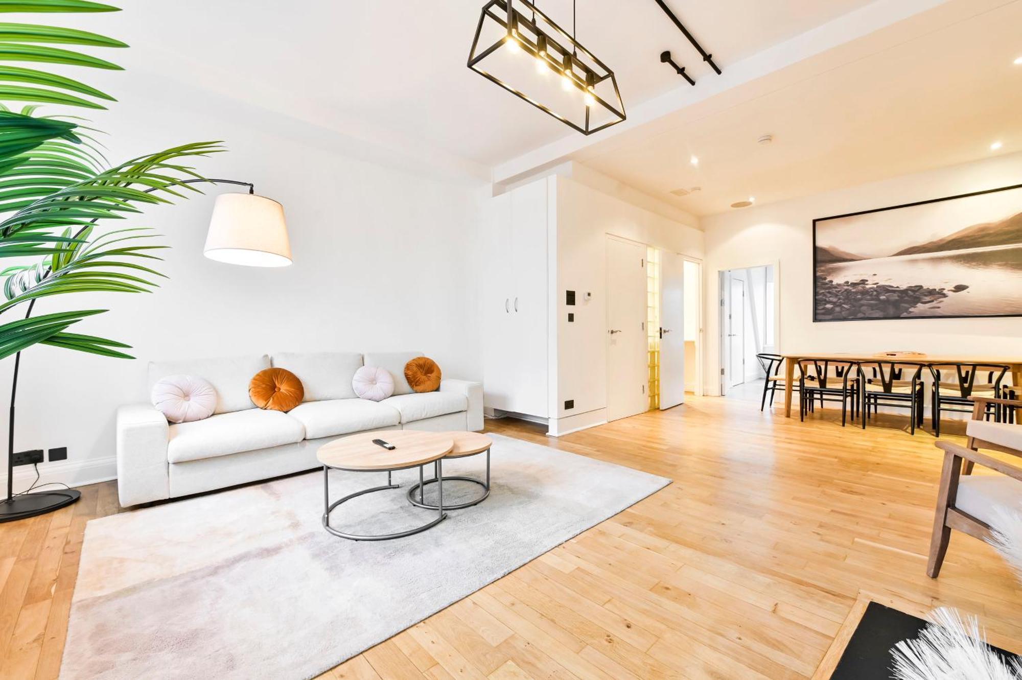Amazing 3 Bed Great Portland Street London