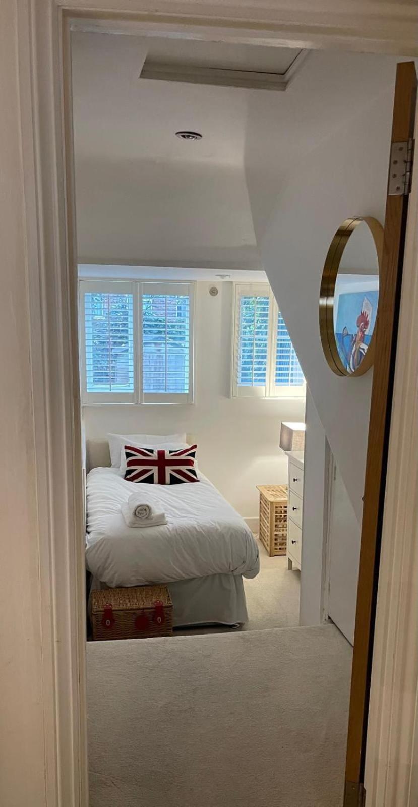Beautiful Two Bedroom Flat In Kensington Appartement Londres