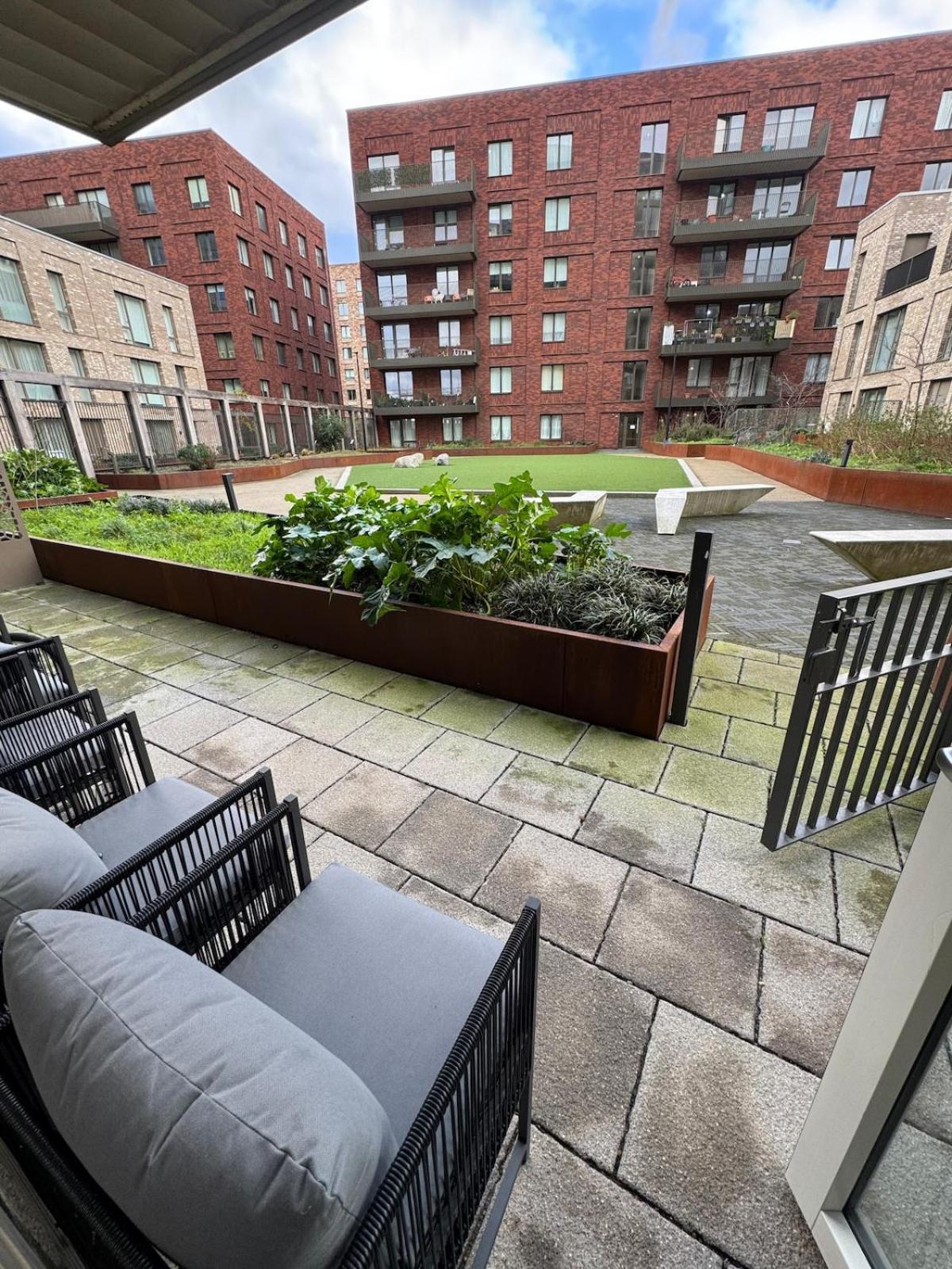 Elegant One-bedroom In East Appartement Londres