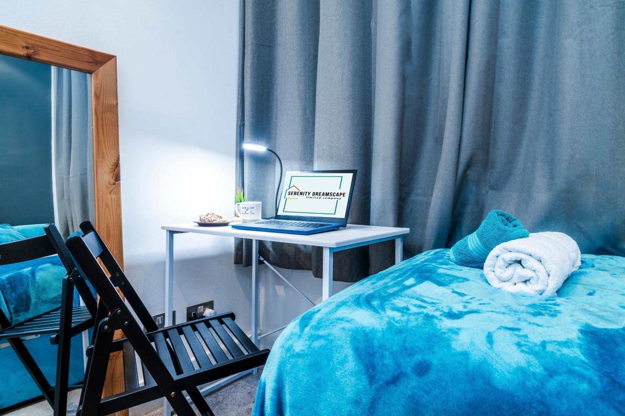 Charming Tooting Hideaway Garden, Resident Parking, Near Tooting Hospital * Londres