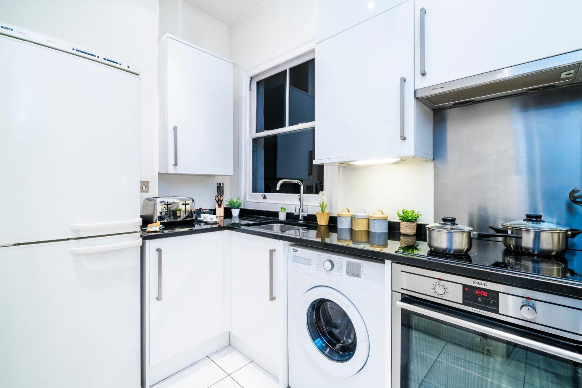 Charming Tooting Hideaway Garden, Resident Parking, Near Tooting Hospital Appartement Londres