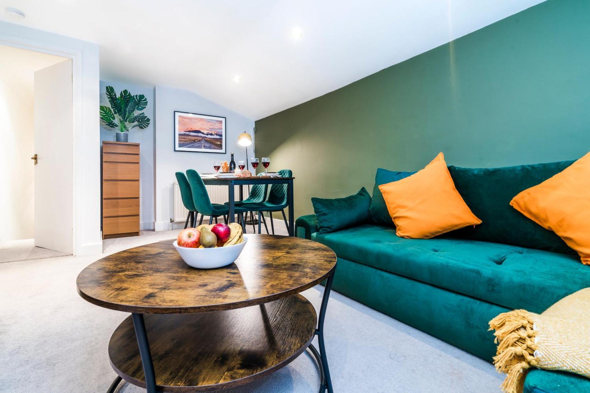 Charming Tooting Hideaway Garden, Resident Parking, Near Tooting Hospital Appartement Londres