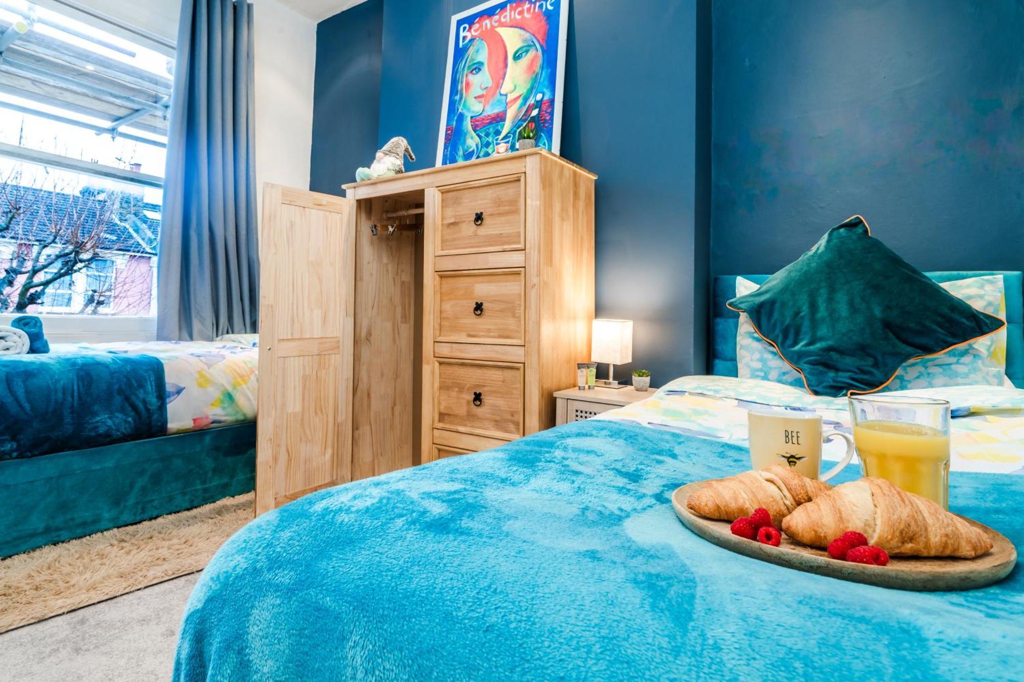 Charming Tooting Hideaway Garden, Resident Parking, Near Tooting Hospital