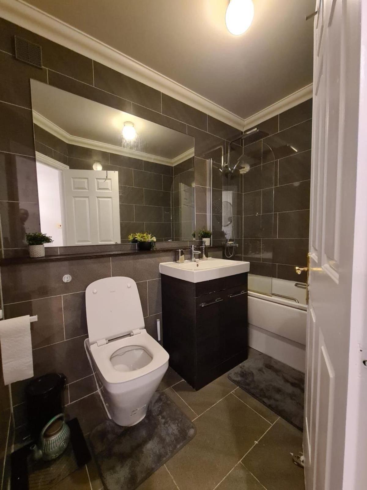 Luxurious 3 Bed Flat In Kilburn * Londres