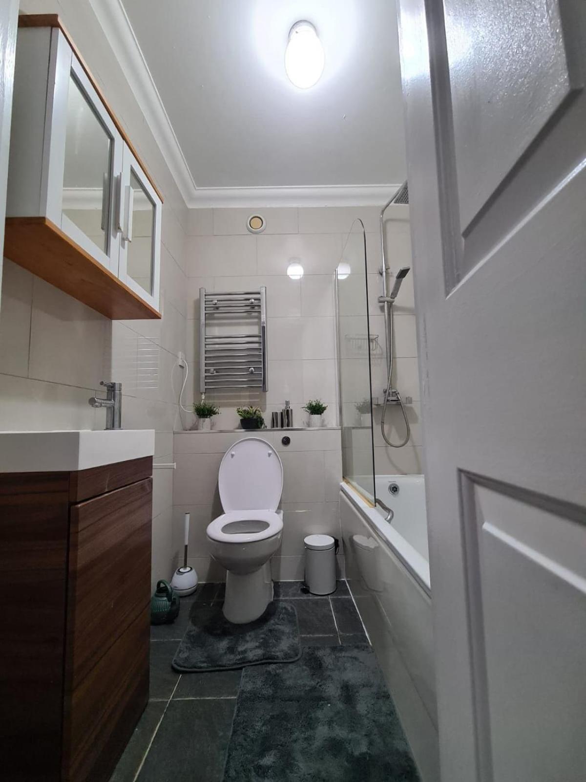 Luxurious 3 Bed Flat In Kilburn Appartement *