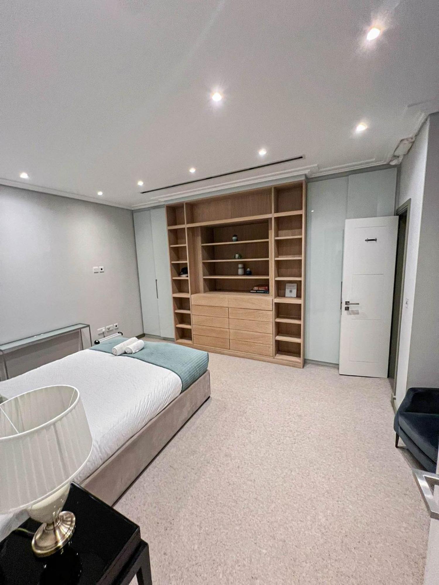 Luxurious 3-bedroom & 3 Bathroom Flat With Indoor Fireplace And Patio In Mayfair Appartement *