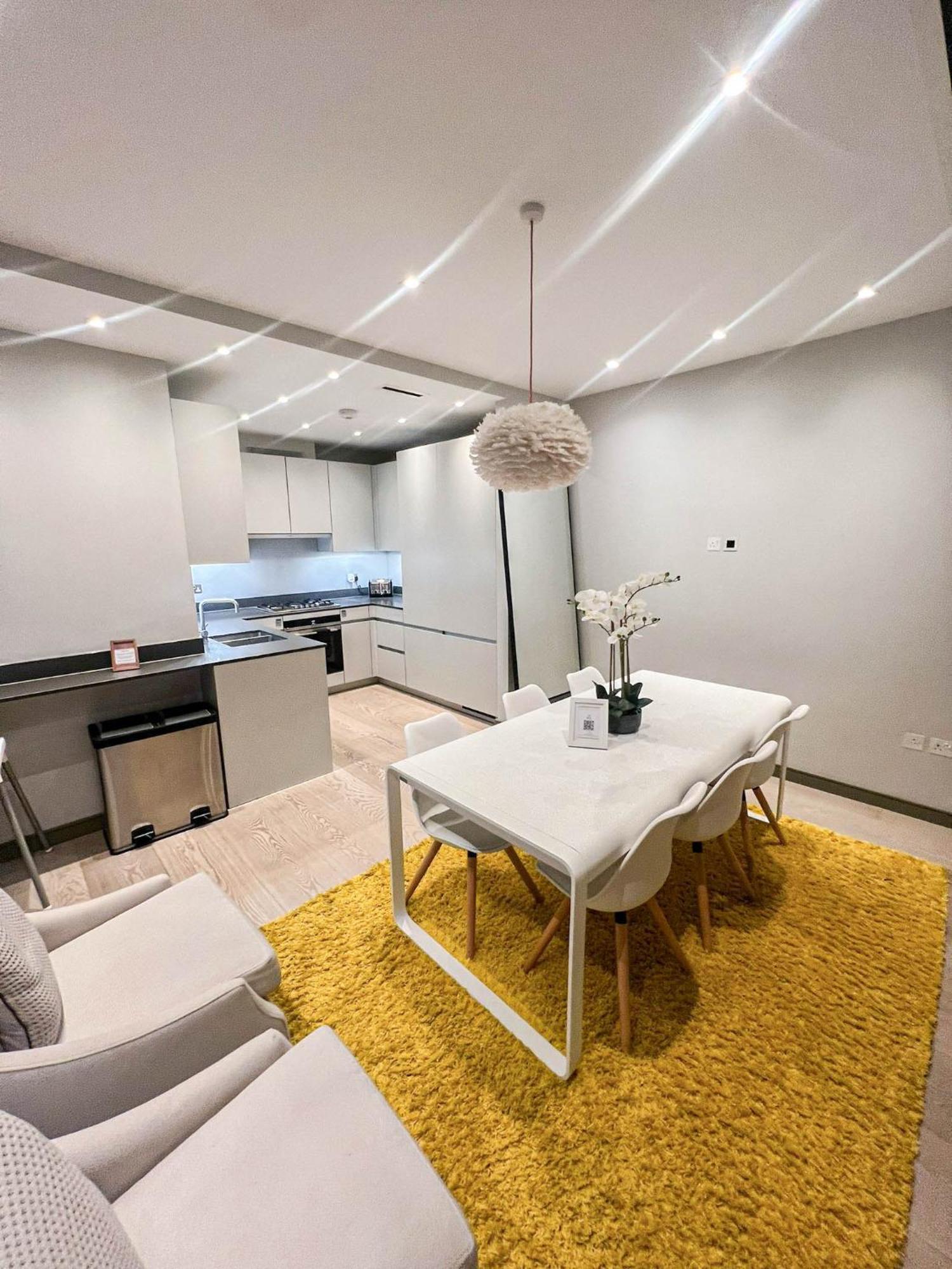 Luxurious 3-bedroom & 3 Bathroom Flat With Indoor Fireplace And Patio In Mayfair Appartement Londres