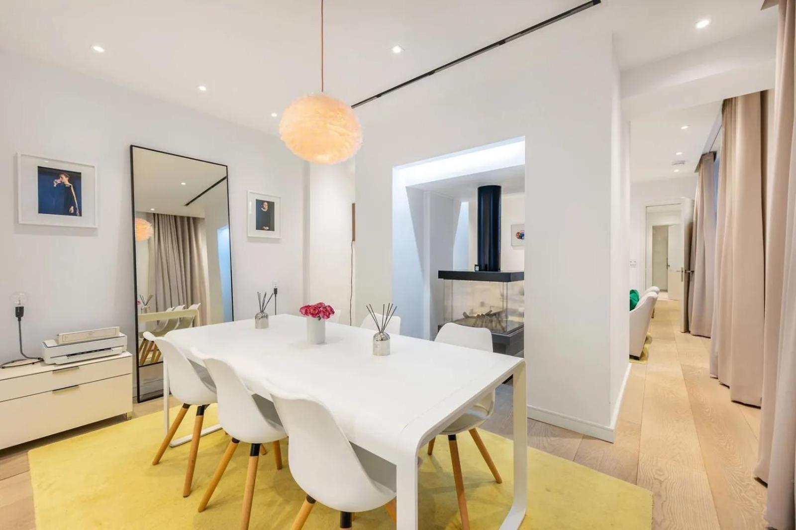 Luxurious 3-bedroom & 3 Bathroom Flat With Indoor Fireplace And Patio In Mayfair * Londres