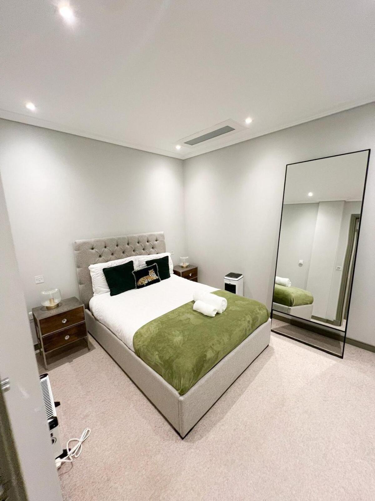 Appartement Luxurious 3-bedroom & 3 Bathroom Flat With Indoor Fireplace And Patio In Mayfair Londres