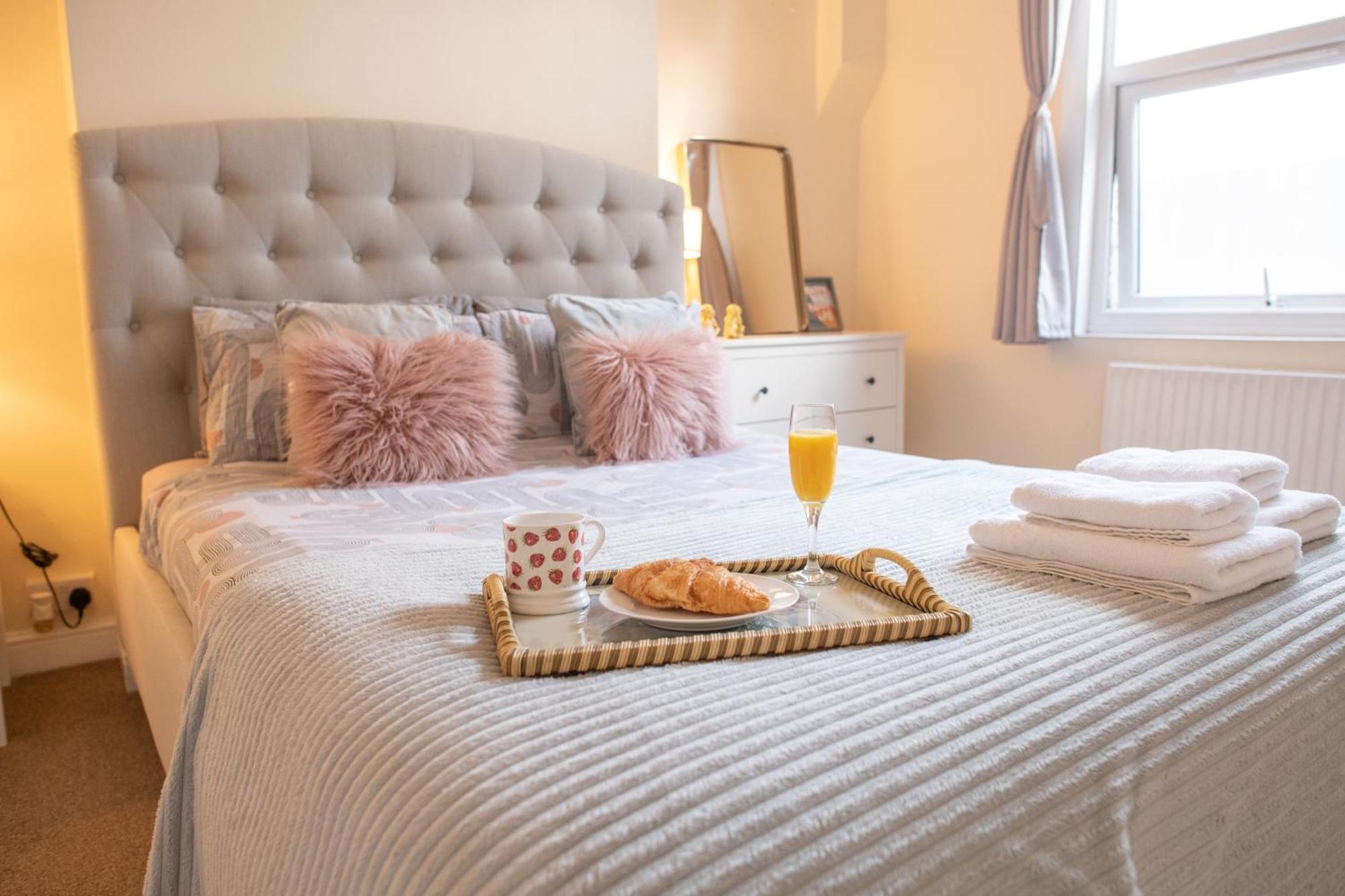 Ample Acton 4-bedroom Flat,ealing, West Appartement Londres