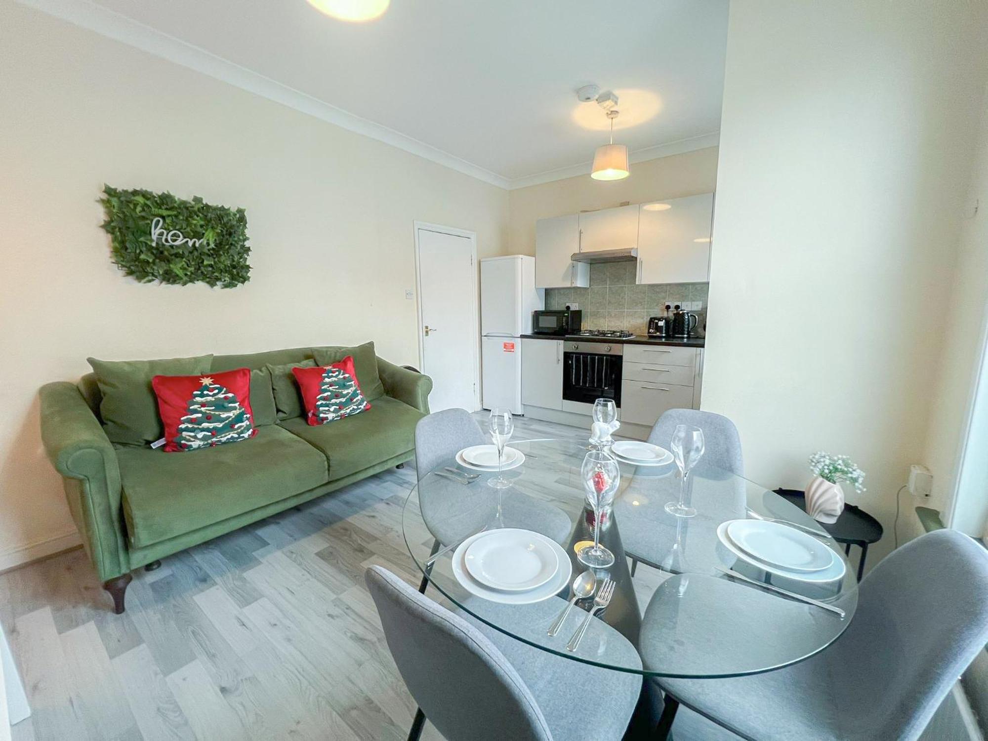 Ample Acton 4-bedroom Flat,ealing, West Appartement *