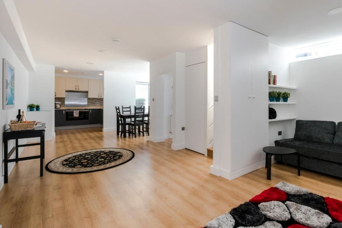 Hébergement de vacances Luxury Hampstead Mews House, Close To Centre *
