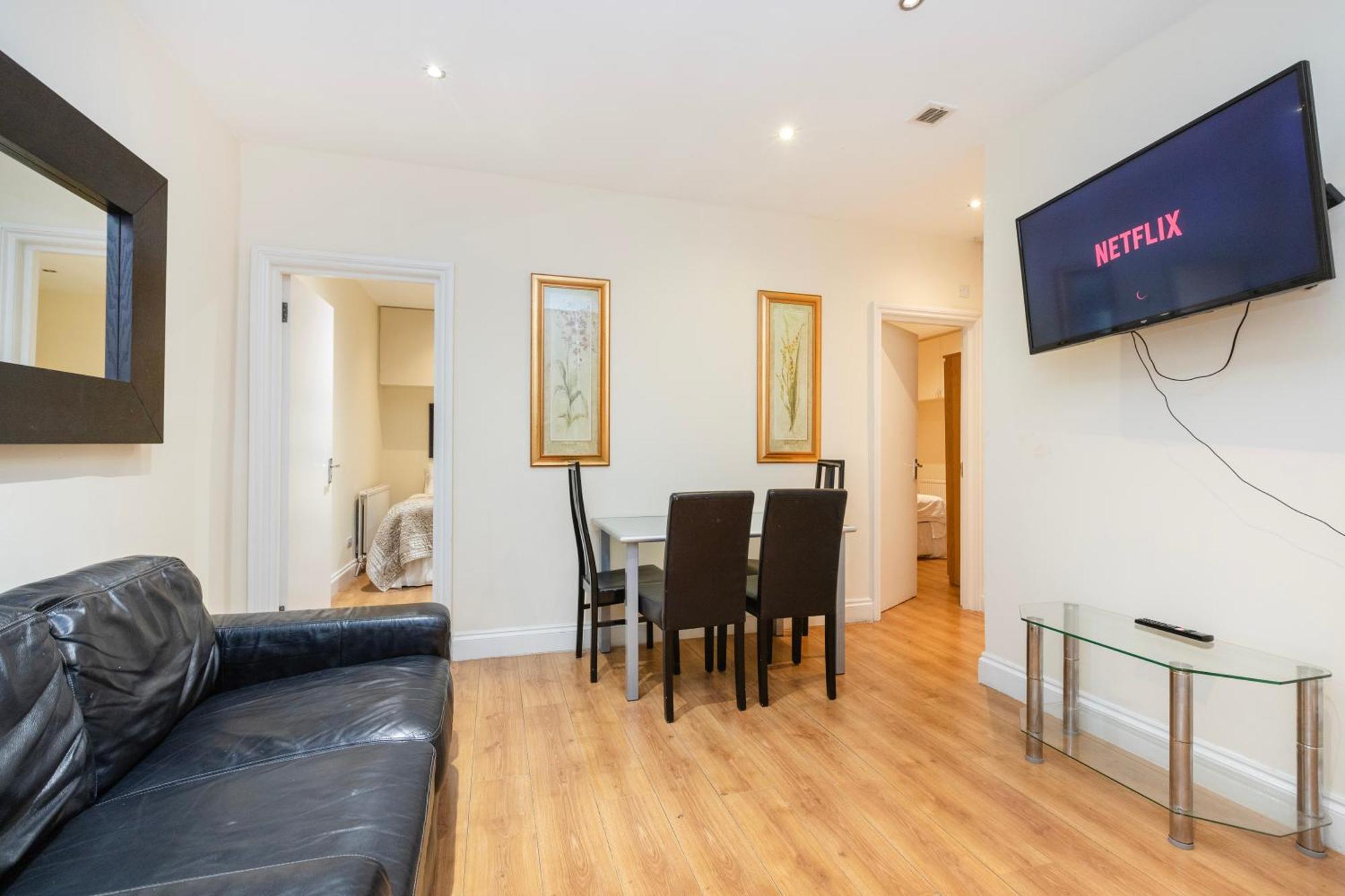 Apart-hotel Hyde Park & 3*
