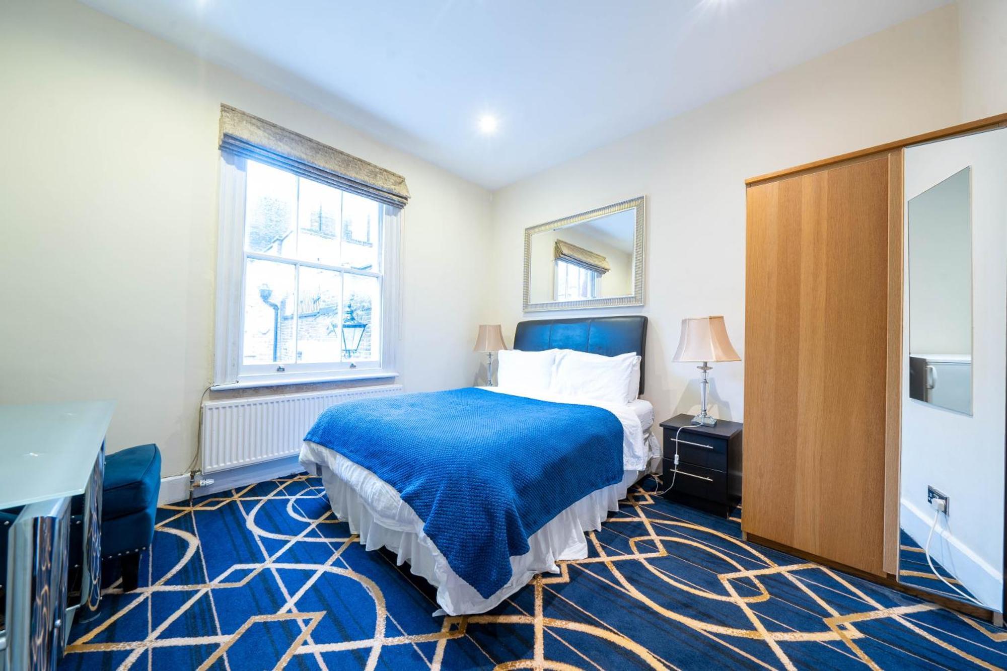 Apart-hotel Hyde Park & 3*