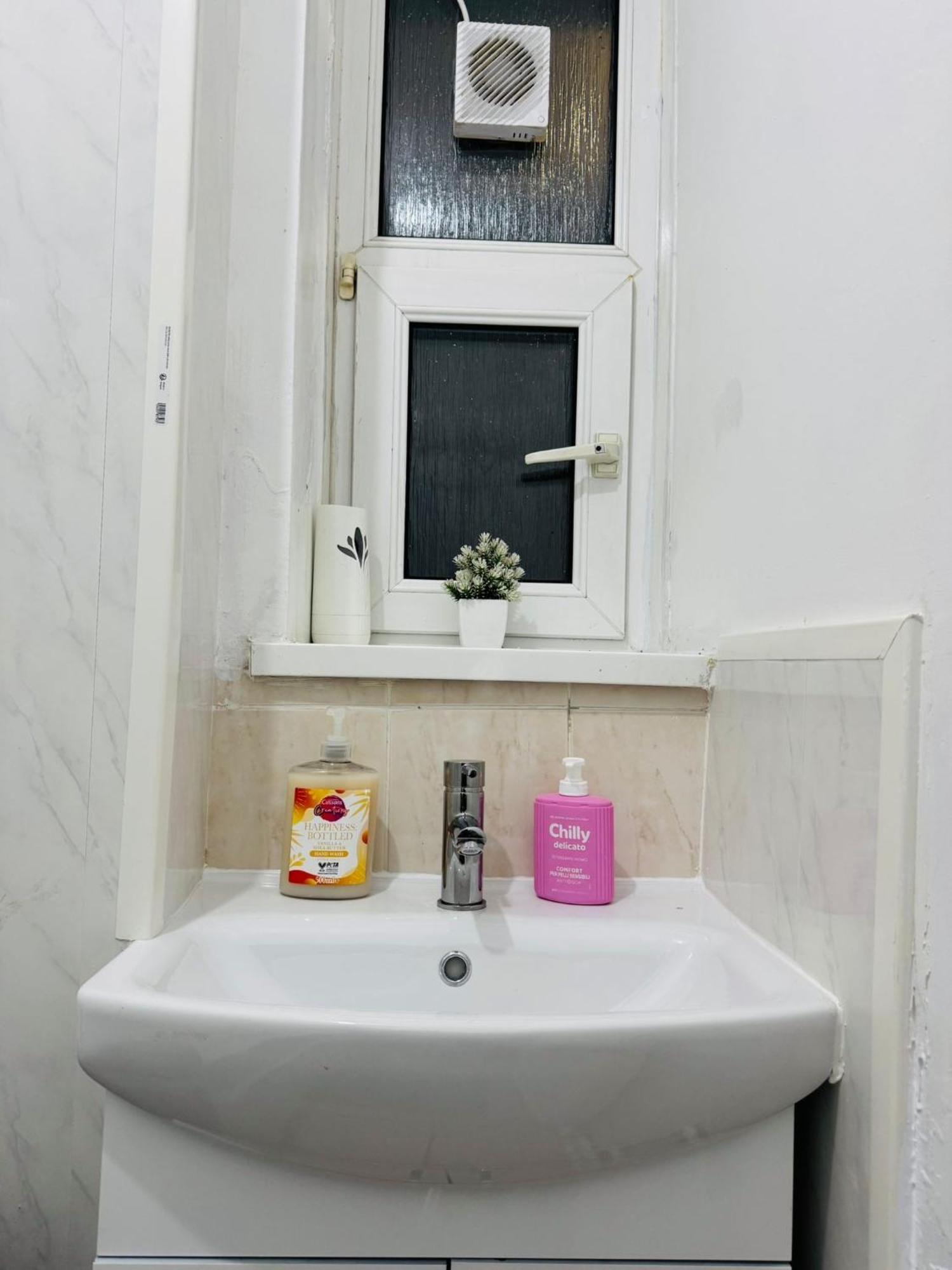 1 Bedroom Flat In Whitechapel, Londres