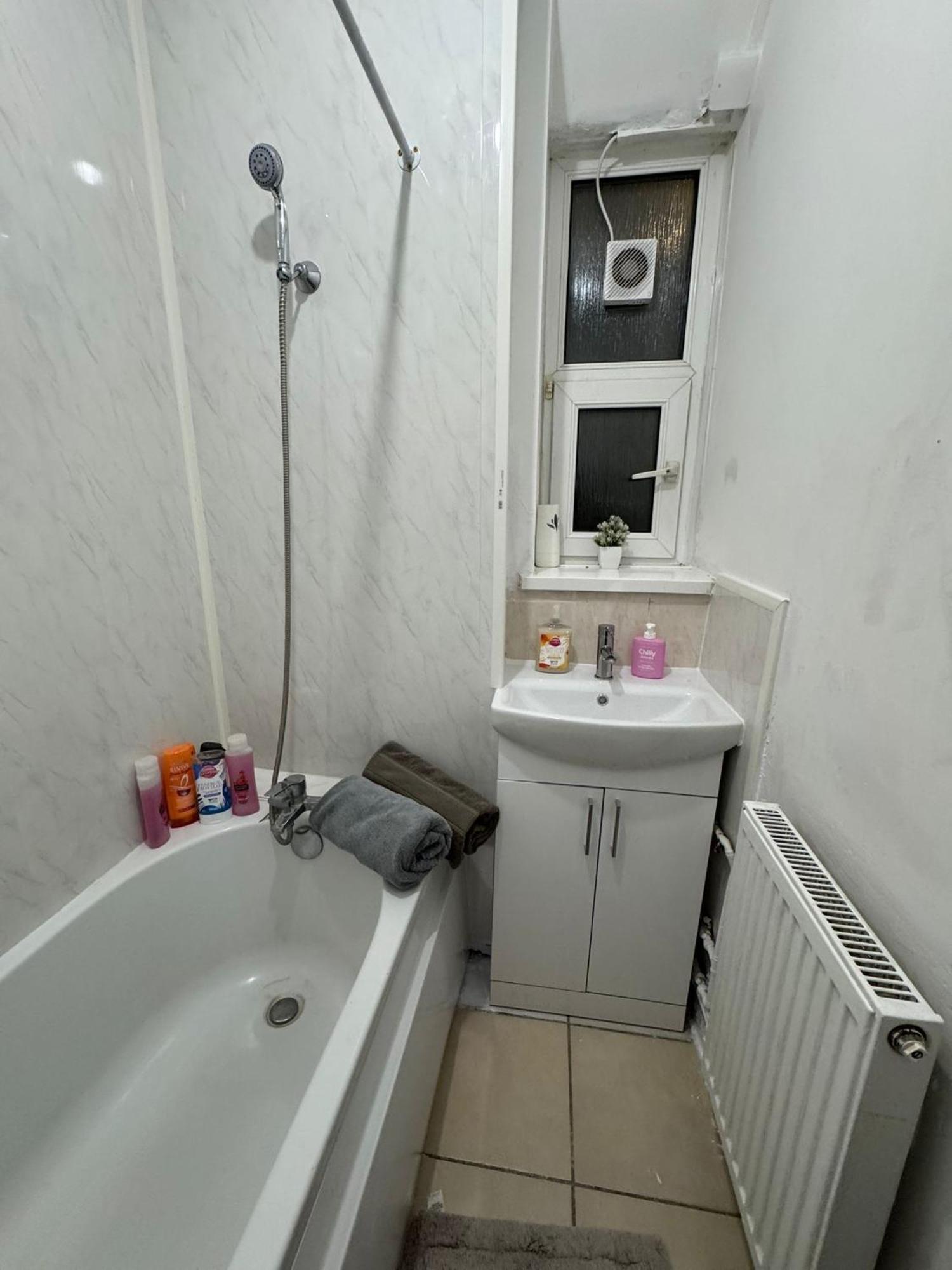 Apartamento 1 Bedroom Flat In Whitechapel, Londres