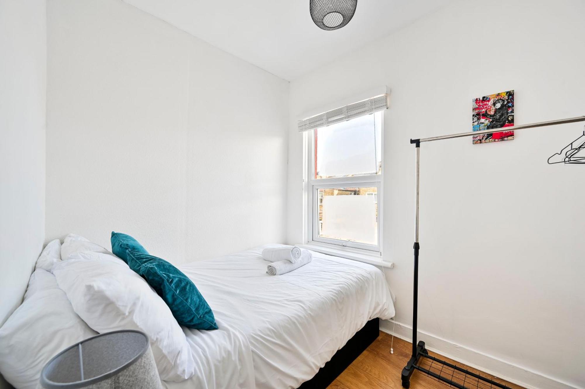 2-bed, Sleeps 8 In Leyton E10, Near Stratford Appartement *